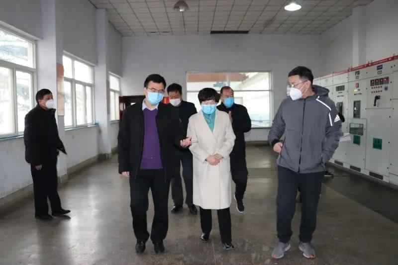 市,人大常委會(huì),副主任,、,總工會(huì),主席,2月, . 市人大常委會(huì)副主任、總工會(huì)主席韓迎春到公司調(diào)研慰問